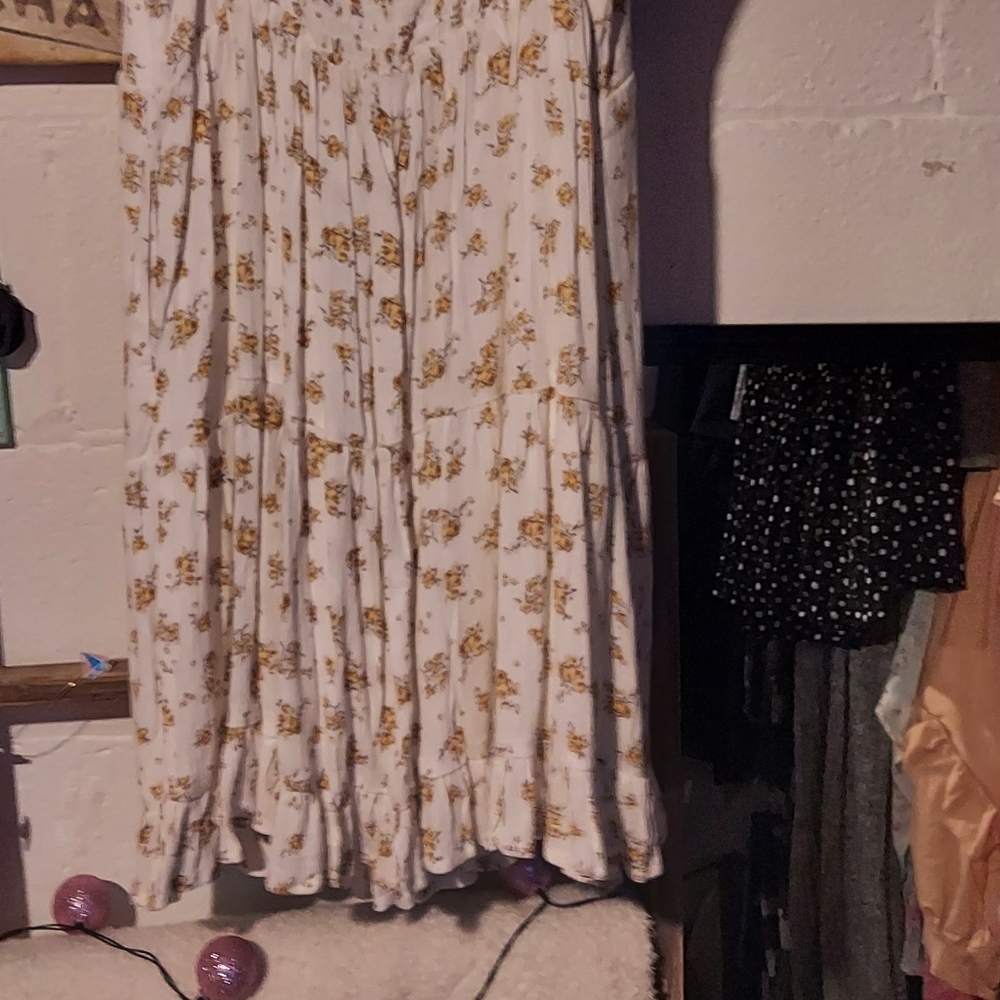 Dress - Picture 2 of 4
